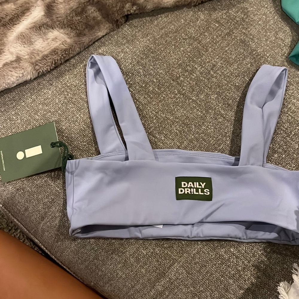 NWT size small daily drills bra top in color mist!